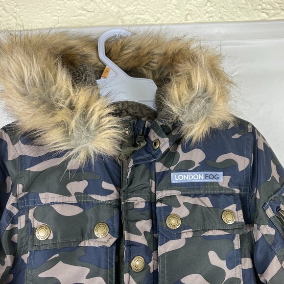London Fog Boys sz 5 / 6 Camo Hooded Removable Faux Fur Winter Jacket - Picture 3 of 11